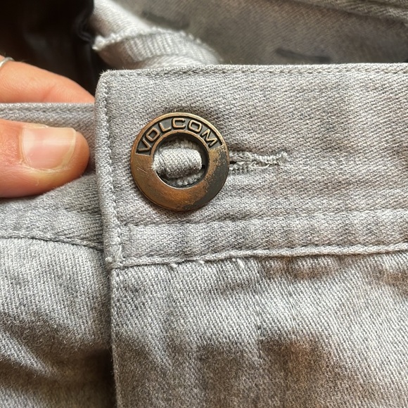 Mens Volcom grey shorts - Picture 4 of 4